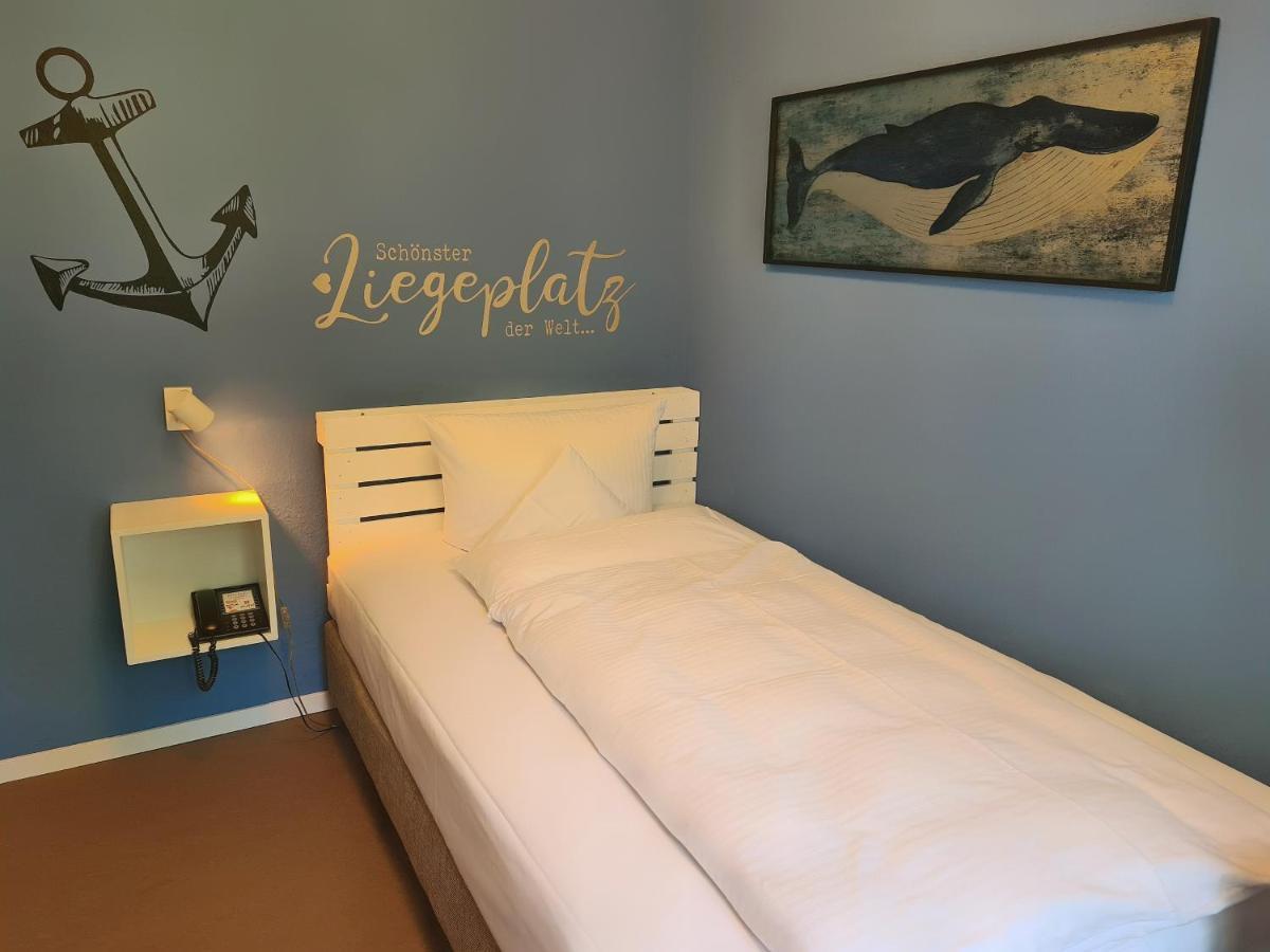 Single Room,1421708022:JPEG